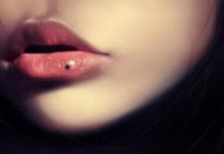 女人身上长痣的含义有哪些 女人身上长痣的含义有哪些