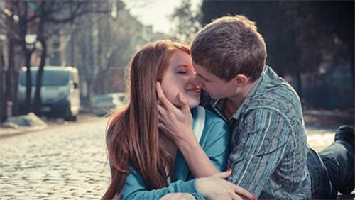 对爱情难以理性的星座 对爱情难以理性的星座