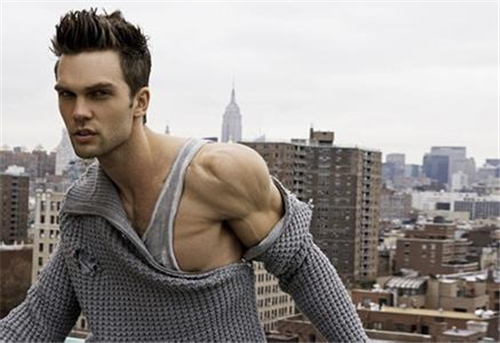 爱装成熟的星座男 爱装成熟的星座男