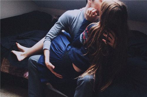 12星座男爱上你的征兆 12星座男爱上你的征兆