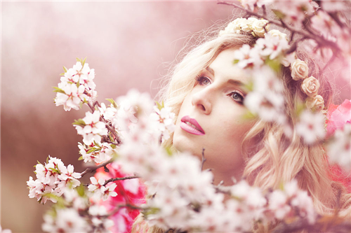 花香却无人采的星座女 花香却无人采的星座女