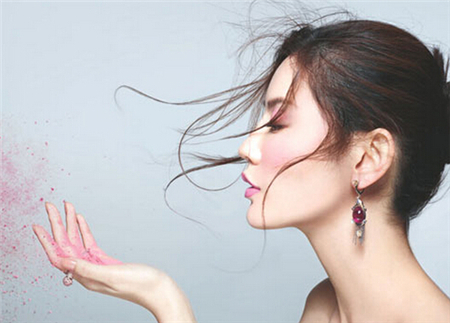 中年犯桃花劫的生肖 中年犯桃花劫的生肖